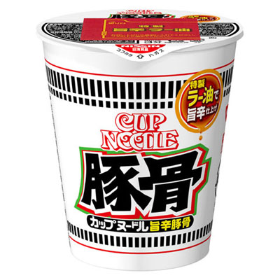 日清カップヌードル旨辛豚骨８２ｇ