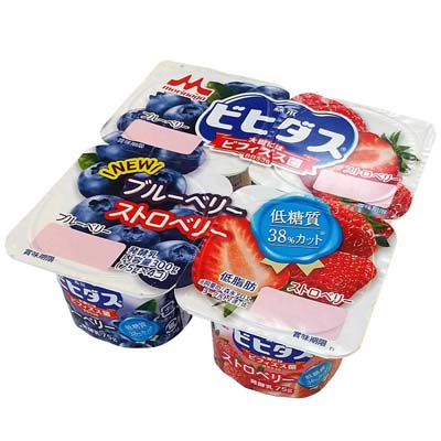 森永　ビヒダスブルーベリー＋ストロベリー　４個